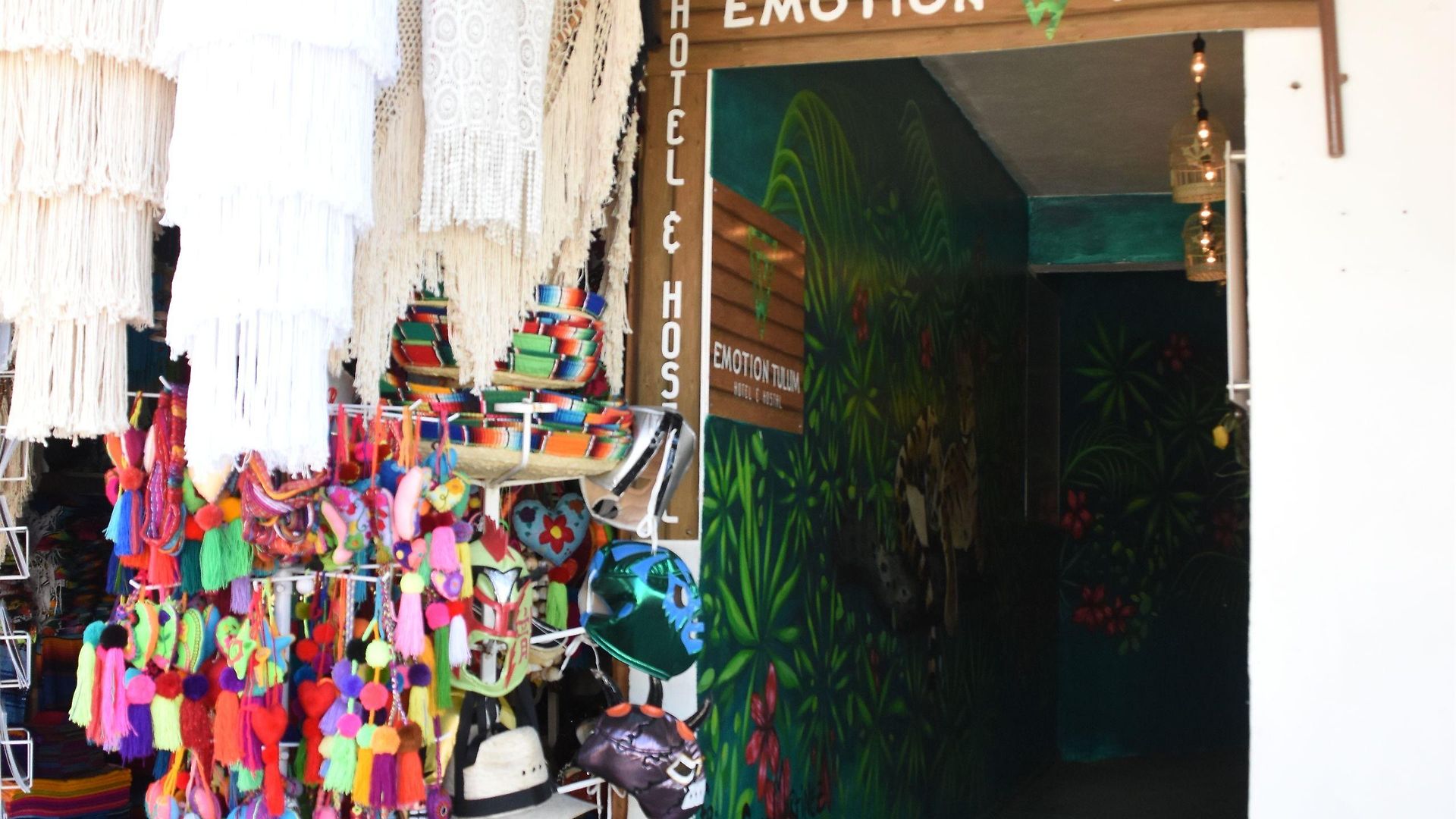 Hostal Emotion Avenida &