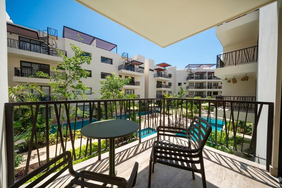 Modern In Pool And Gym Apartment Tulum