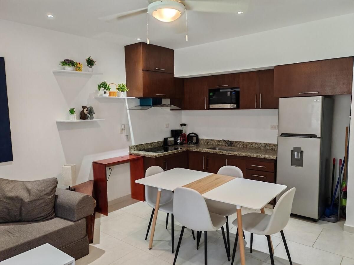 Hennessy & Art Sunrise Haven Apartment *
