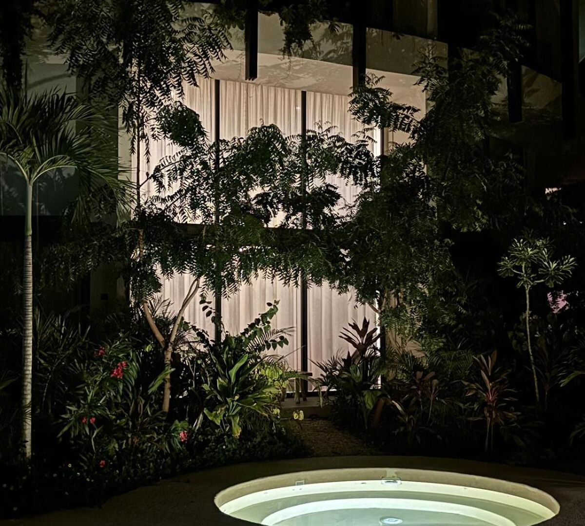 Jungle Loft Mistiq Garden 2 -skypool -gym -beach Apartment *