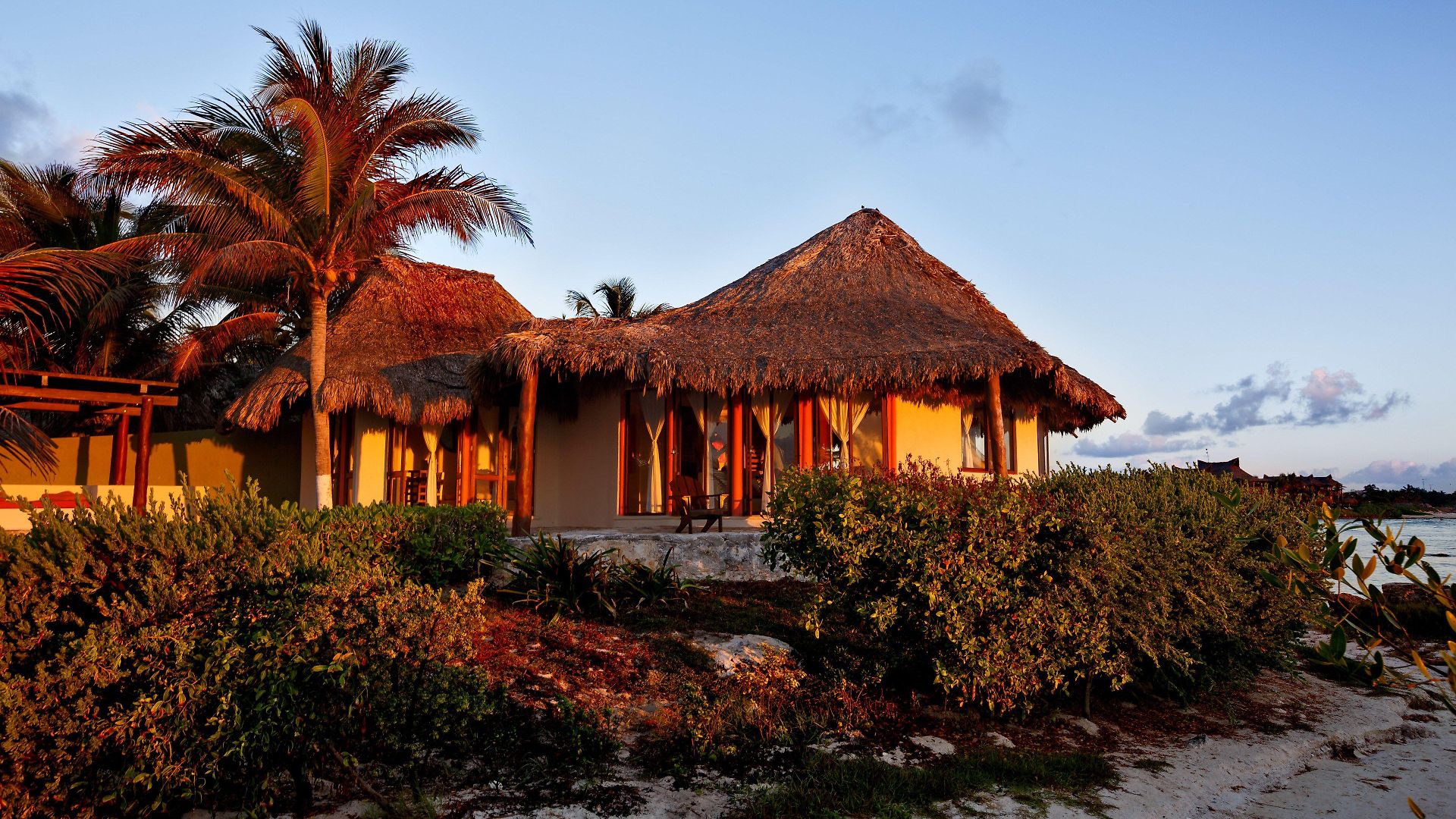 Hotel Maya By G