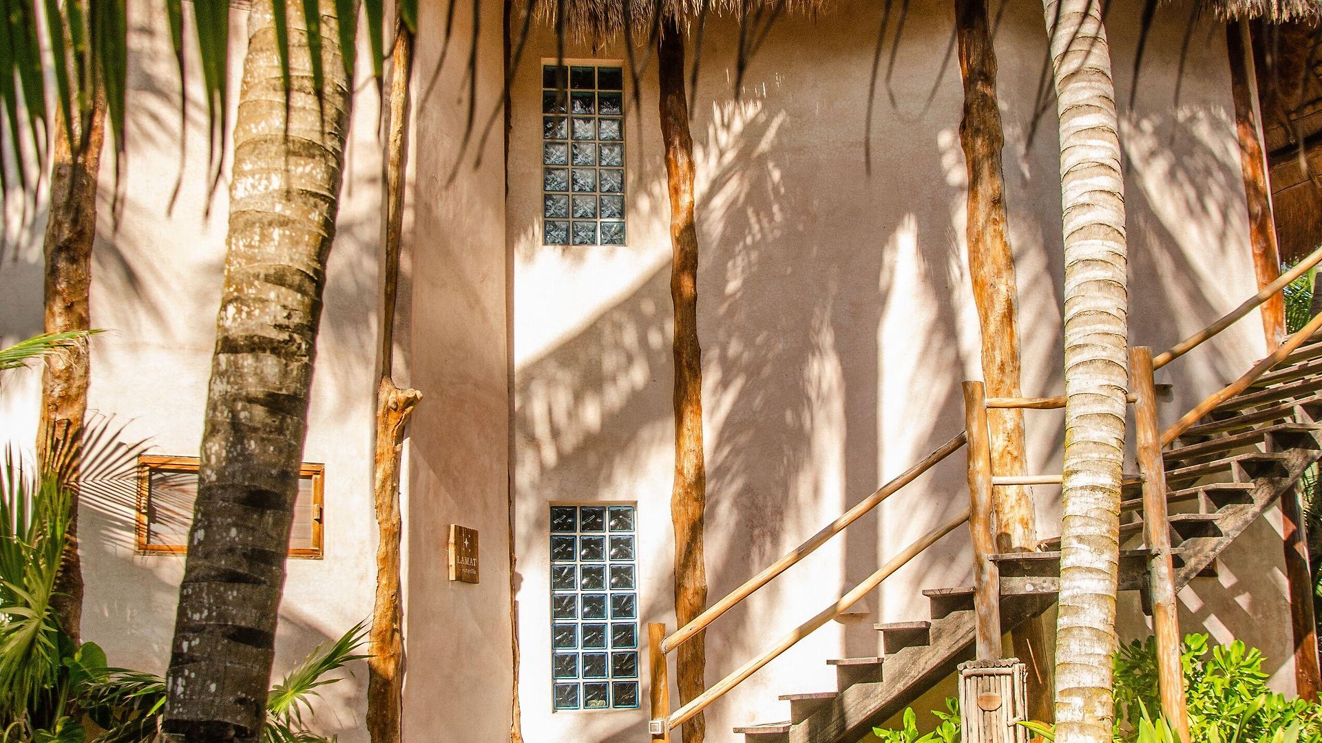 Hotel Encantada