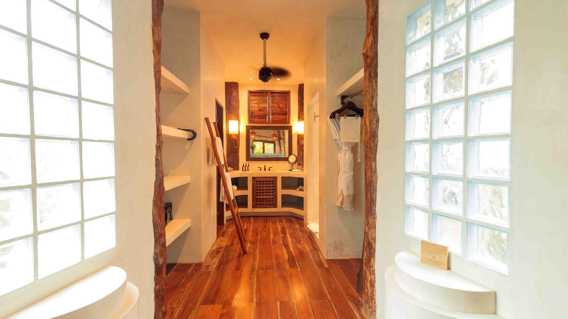 Encantada Hotel 4*