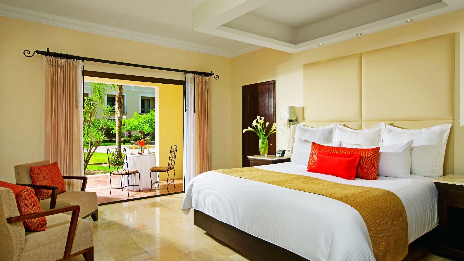 Resort Dreams & Tulum