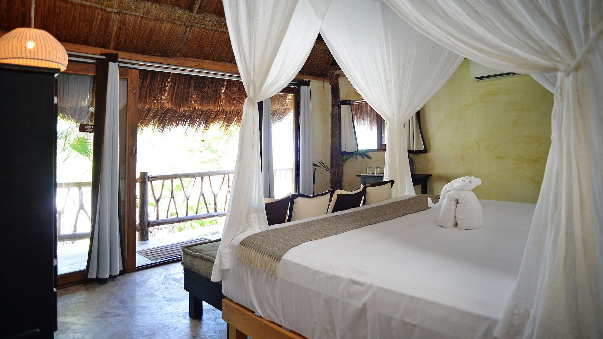 Hotel Casa Ganesh Beachfront