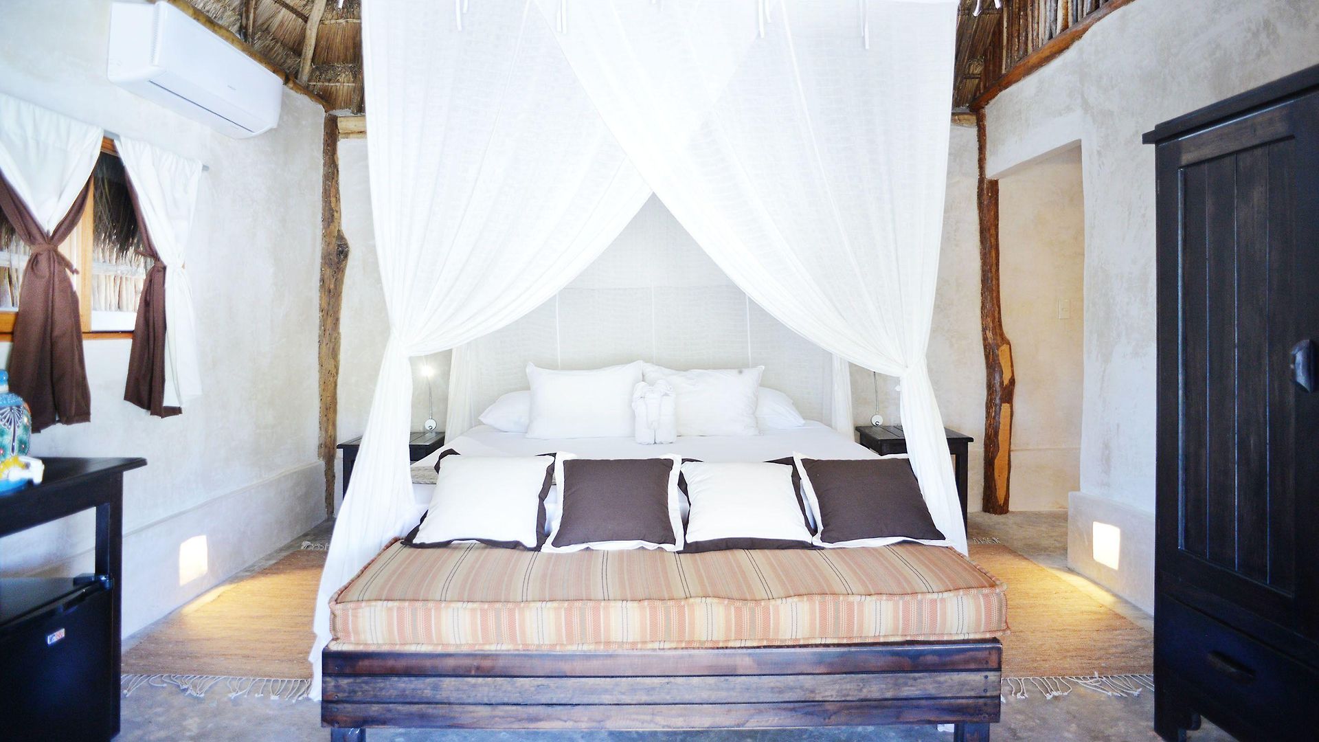 Casa Ganesh Beachfront 4*