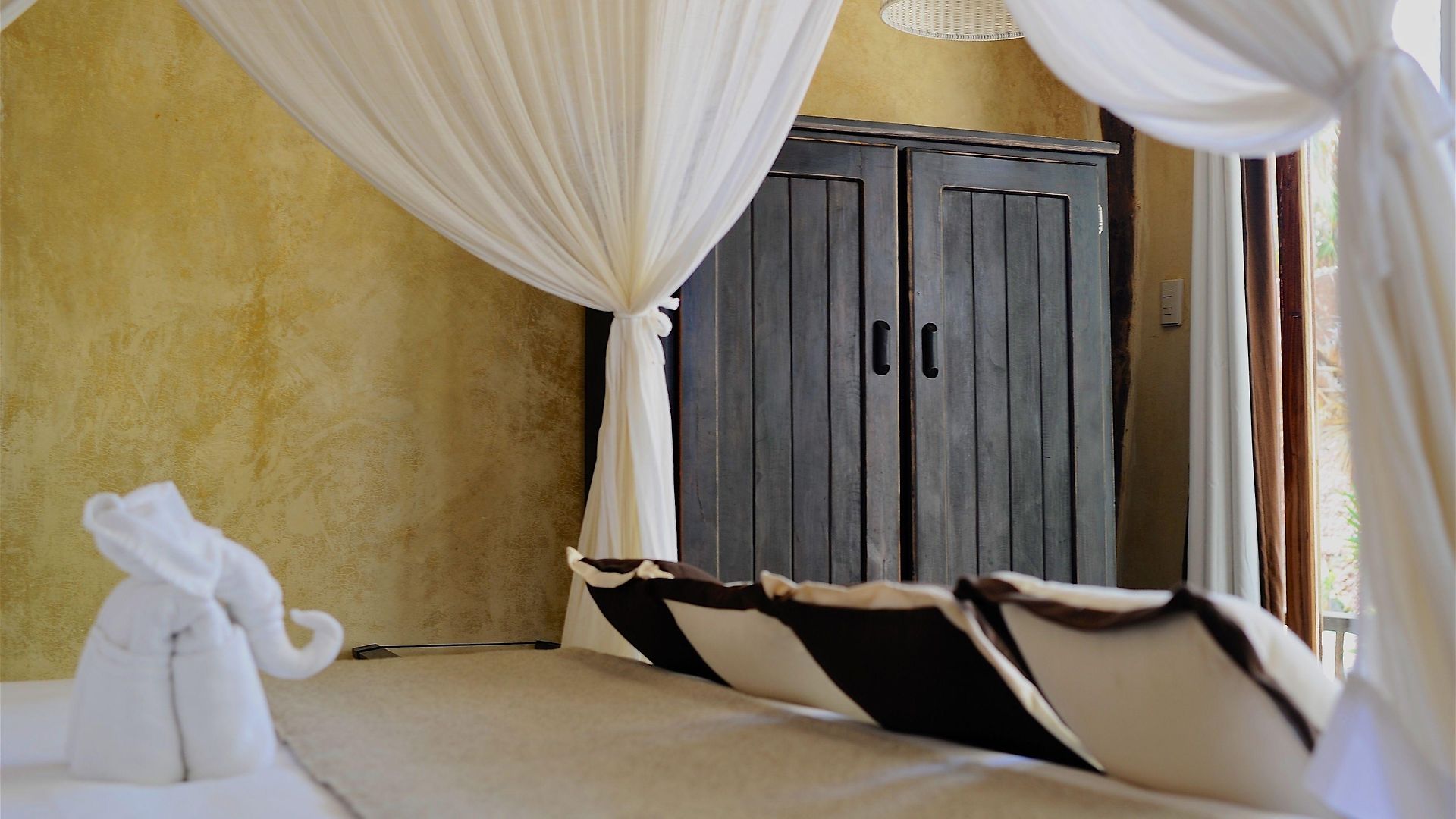 Casa Ganesh Beachfront Hotel 4*