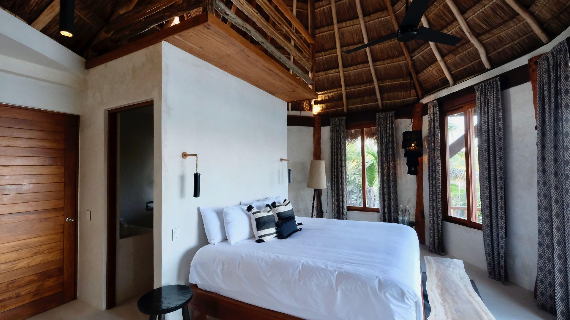 Hotel Casa Ganesh Beachfront 4*