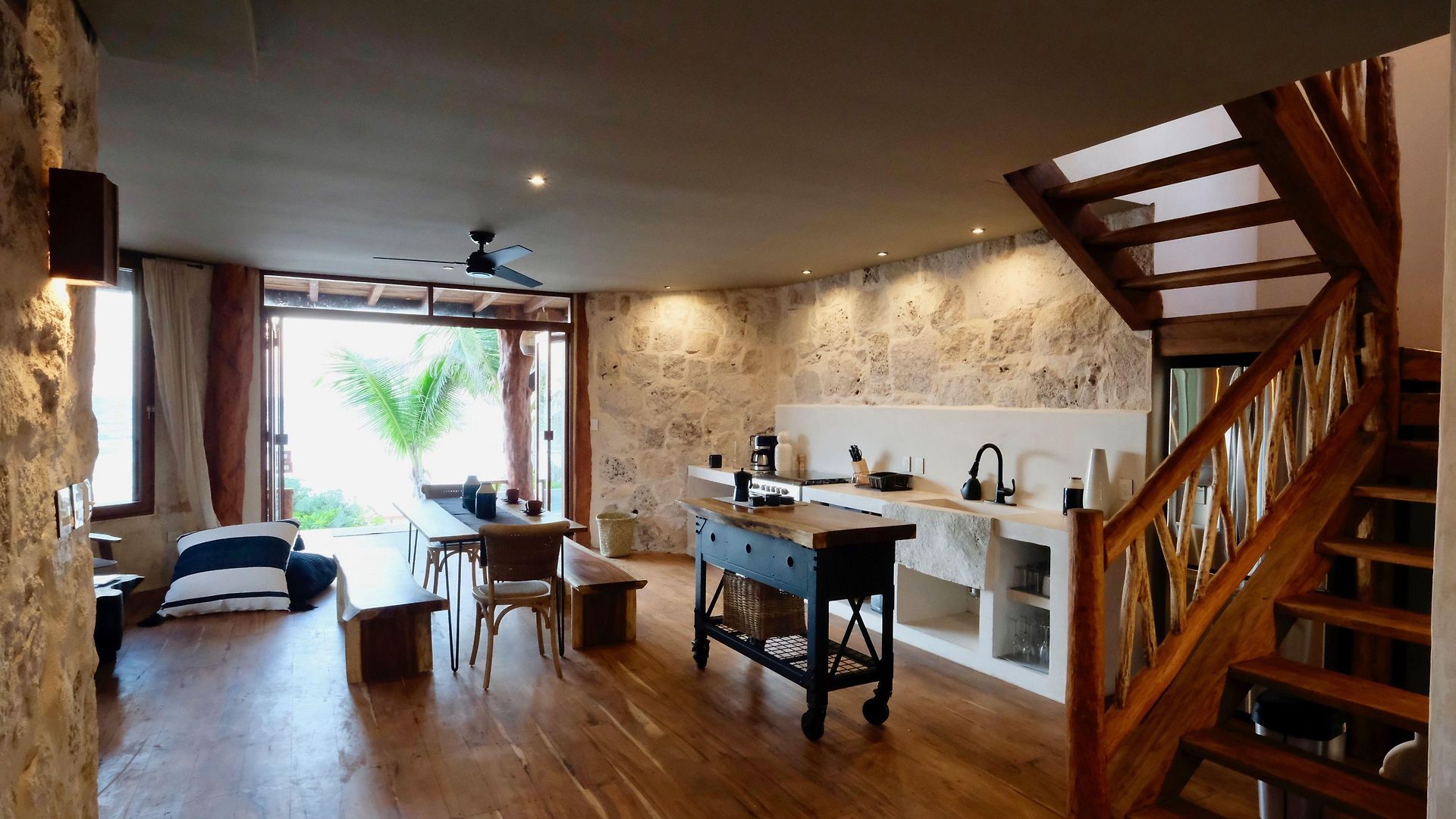 Hotel Casa Ganesh Beachfront