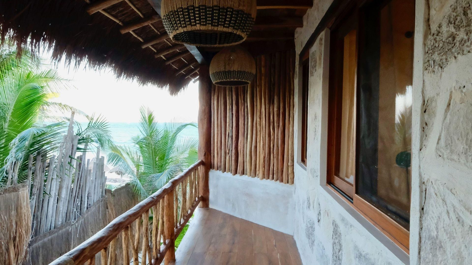 Casa Ganesh Beachfront Hotel