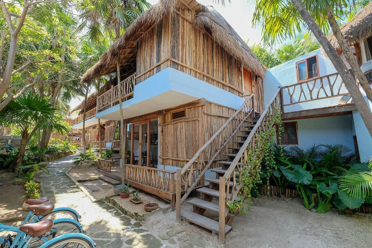 Hotel Casa Ganesh Beachfront 4*