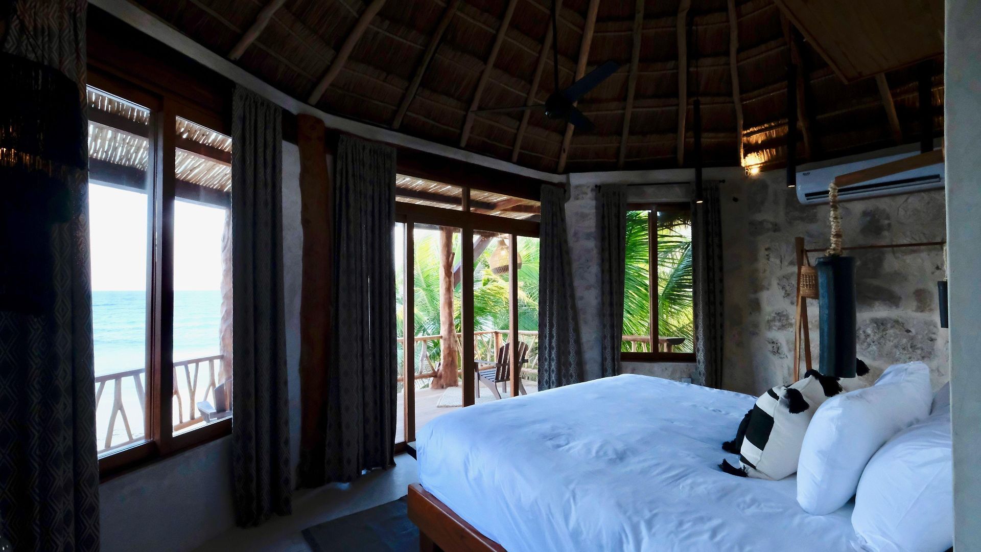 Casa Ganesh Beachfront