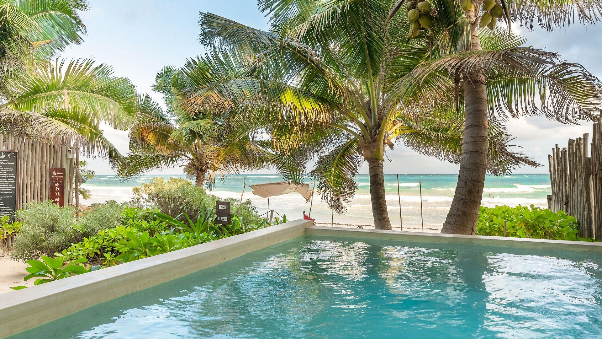 Hotel Casa Ganesh Beachfront