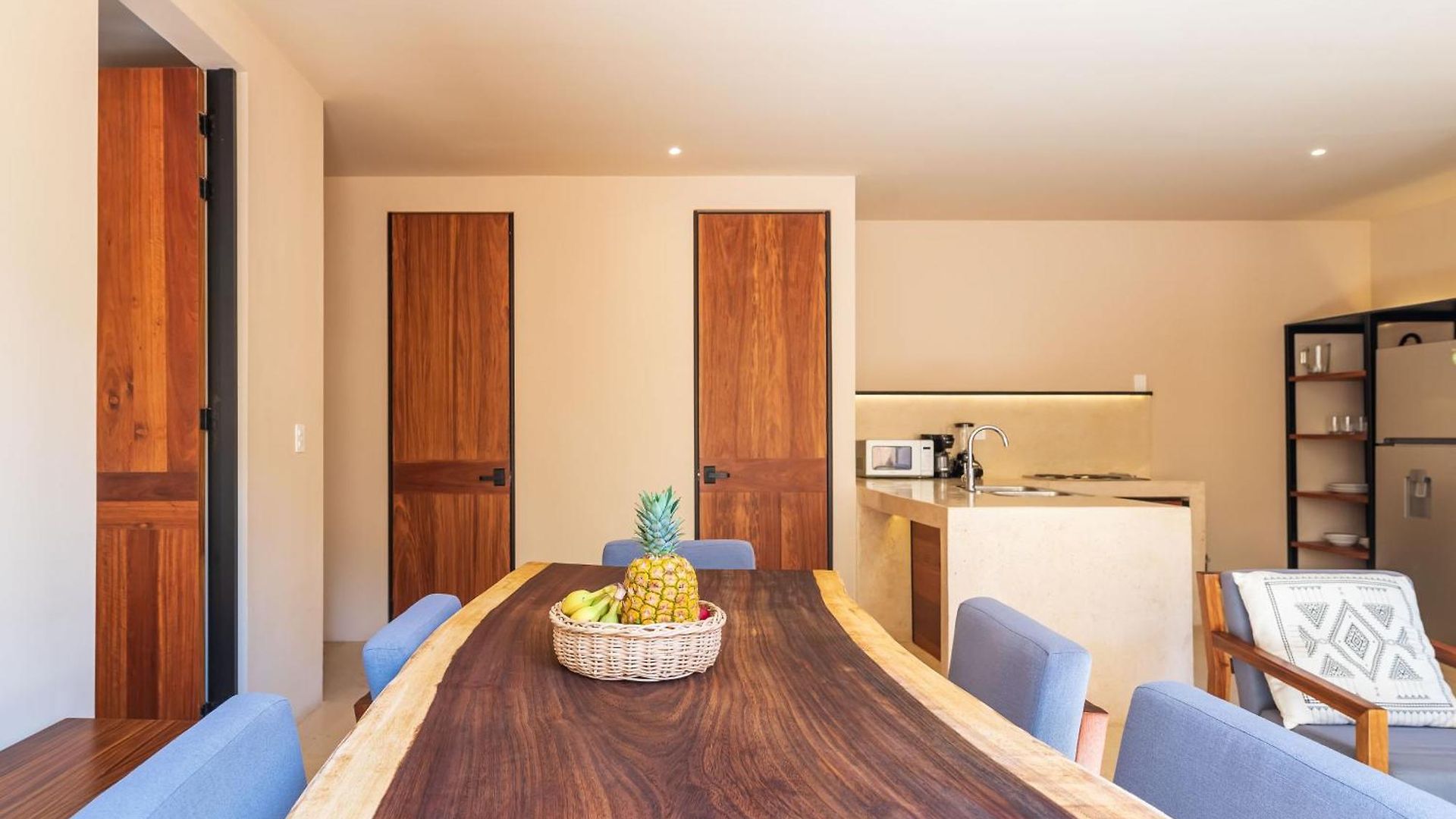 Sessile By The Spot Apartment *
