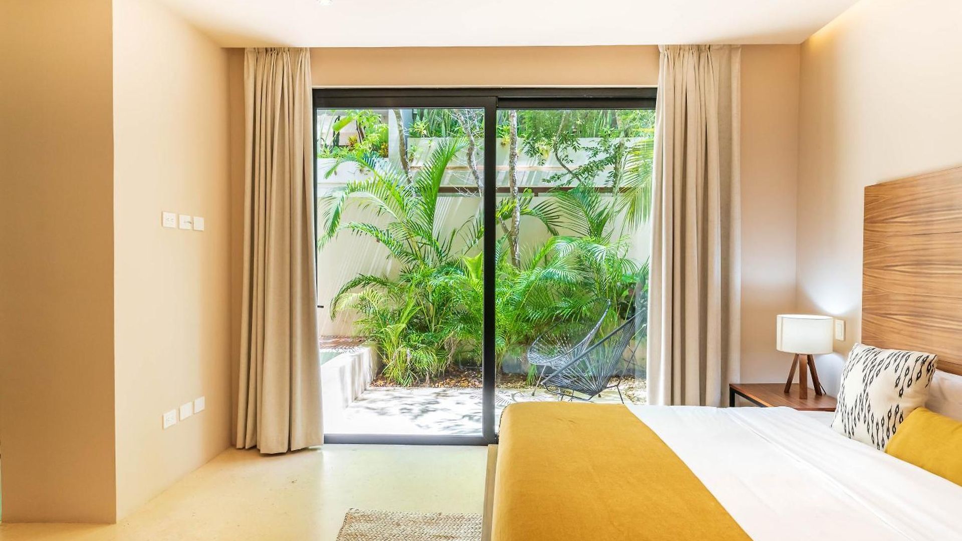 Sessile By The Spot Tulum
