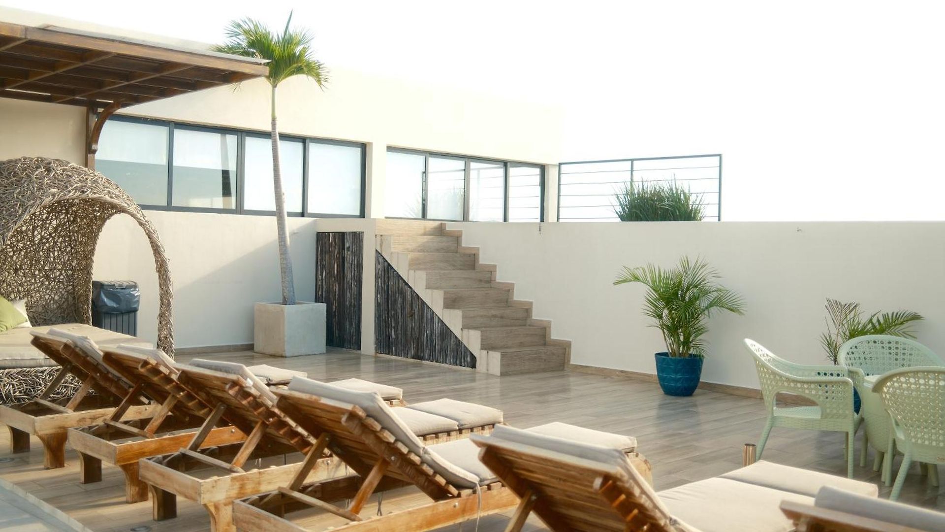 Apartment Downtown Penthouse With Private Pool, Rooftop Pool And Gym, Short Distance From Beaches, Restaurants & Nightlife *