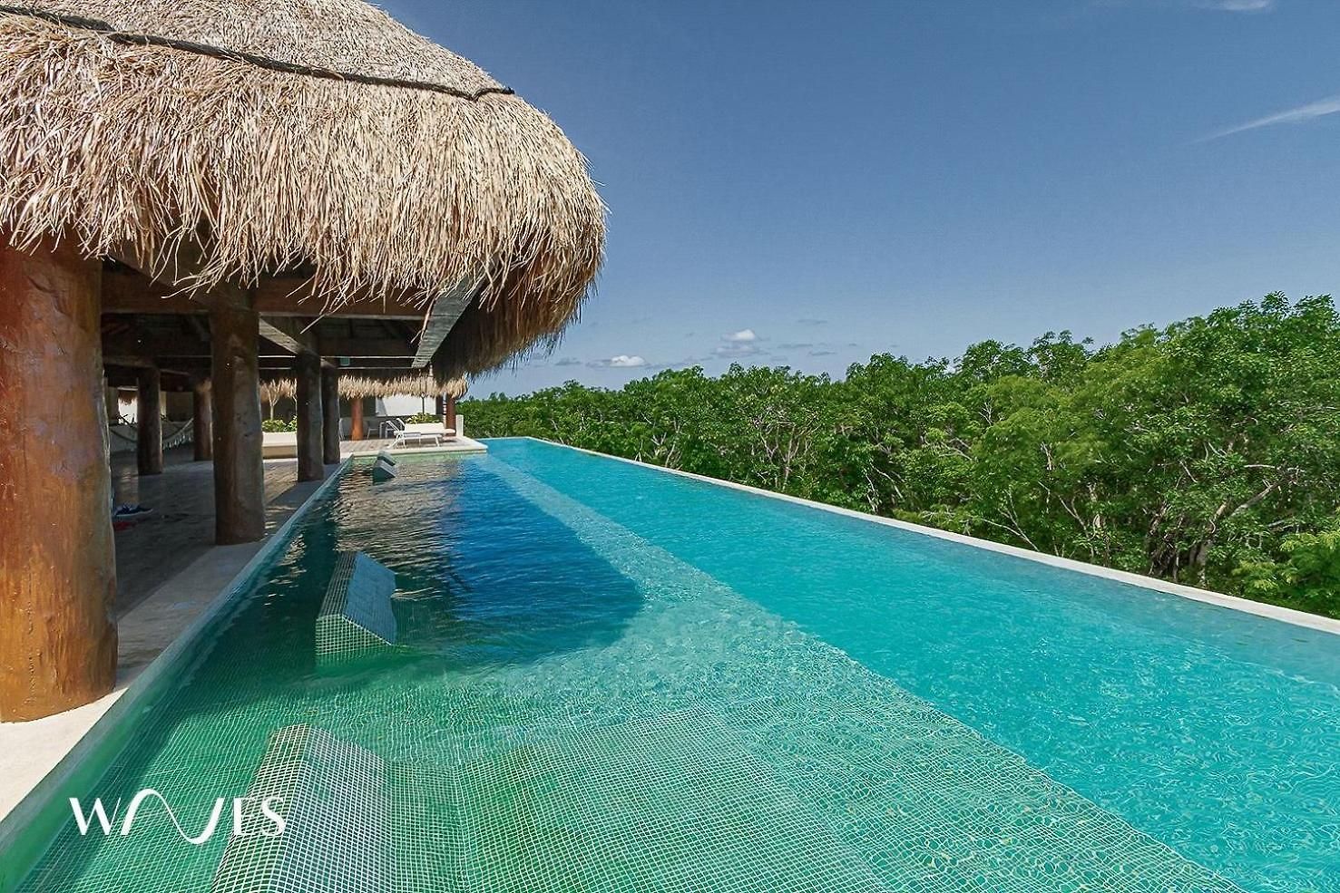 Holiday home Luxury 1br - Rooftop Paradise With Pool & Jacuzzi