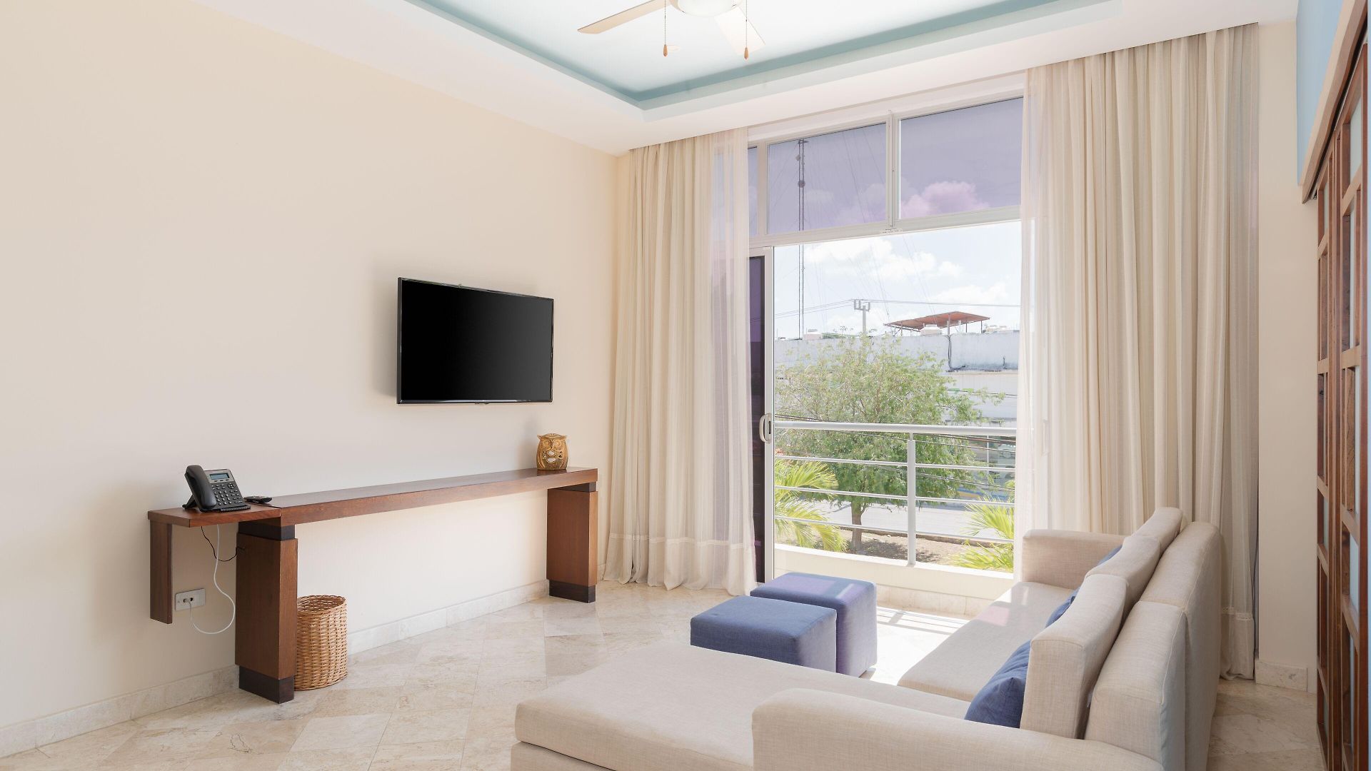 Biwa Hotel