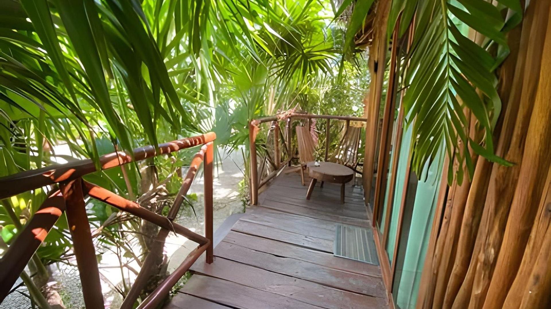 Stunning 6 Private Villas & Ph /Wifi/Ac/Pool/Gym.