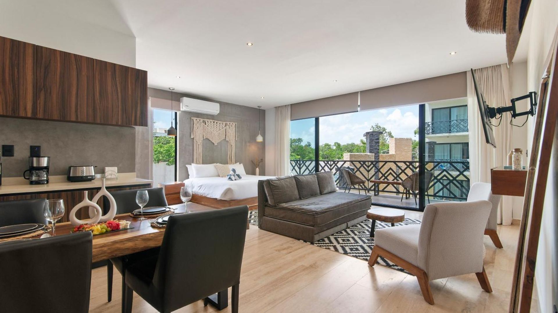 Unwind | Private Balcony & Rooftop Pools | Casago