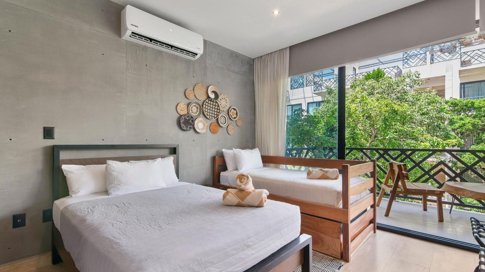 Holiday home Unwind | Private Balcony & Rooftop Pools | Casago
