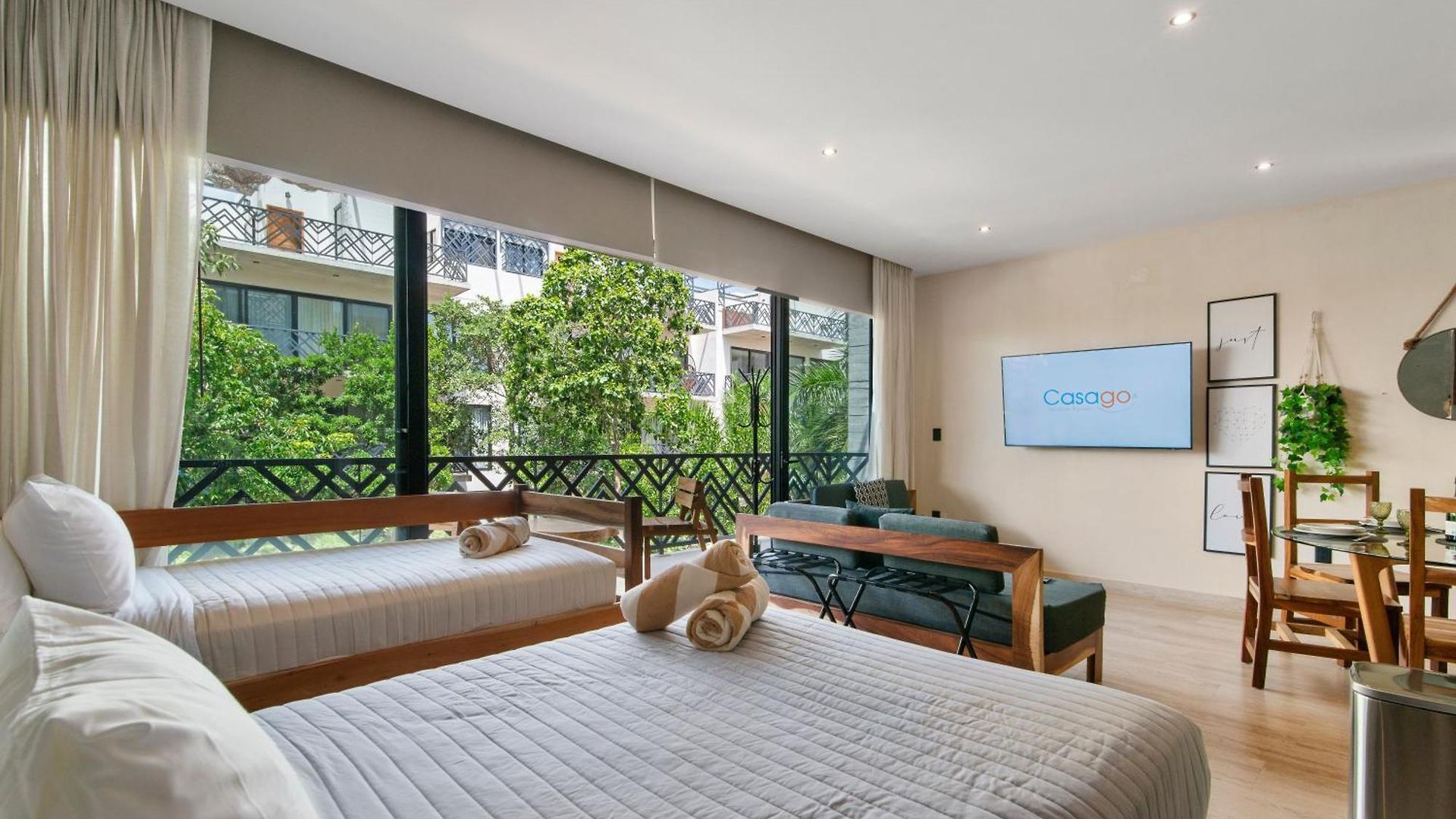 Unwind | Private Balcony & Rooftop Pools | Casago Holiday home