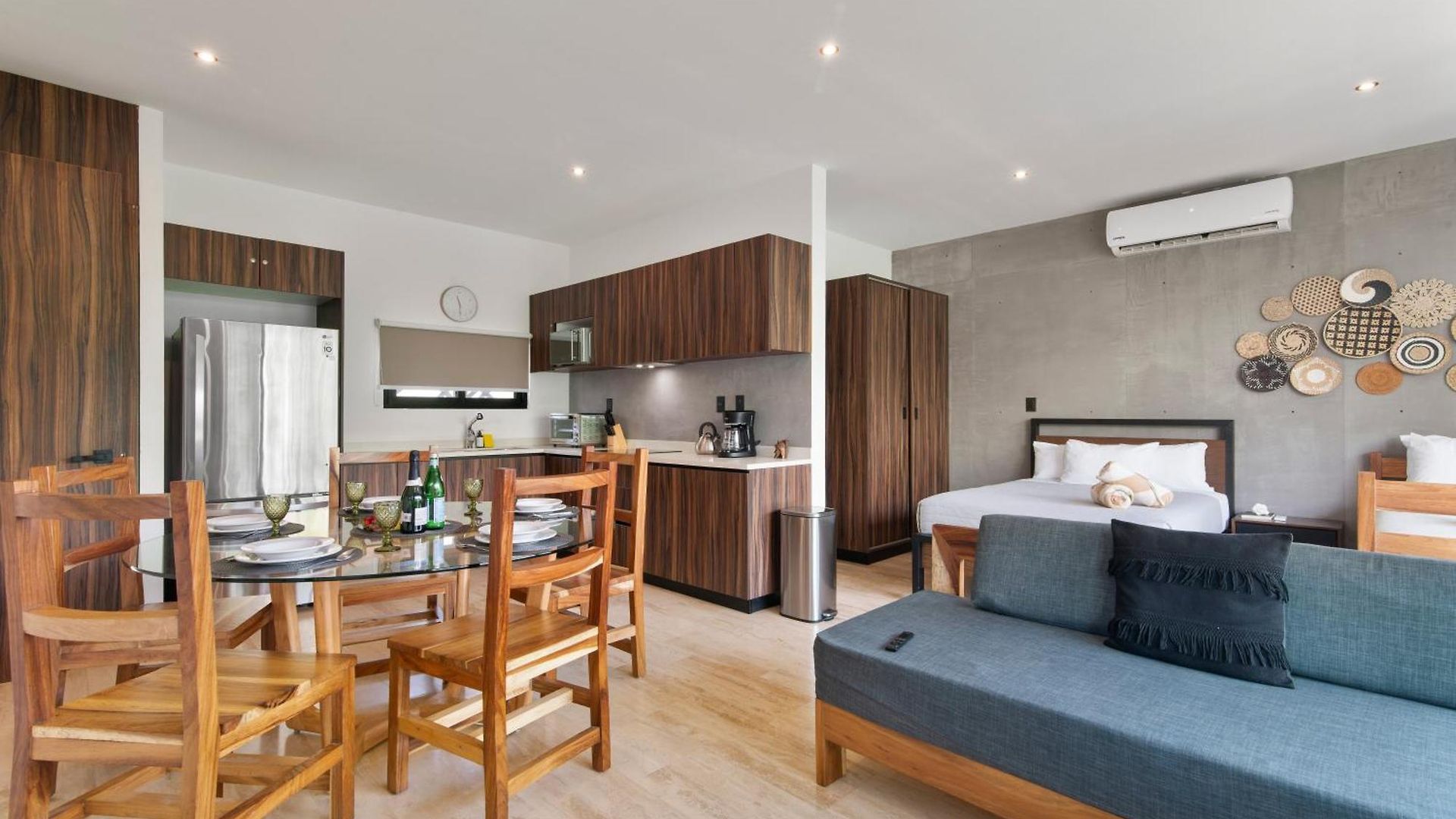 Holiday home Unwind | Private Balcony & Rooftop Pools | Casago