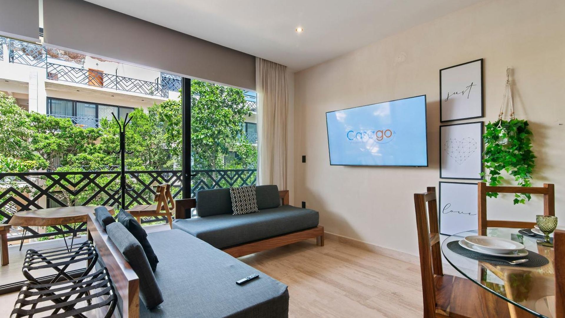 Holiday home Unwind | Private Balcony & Rooftop Pools | Casago *