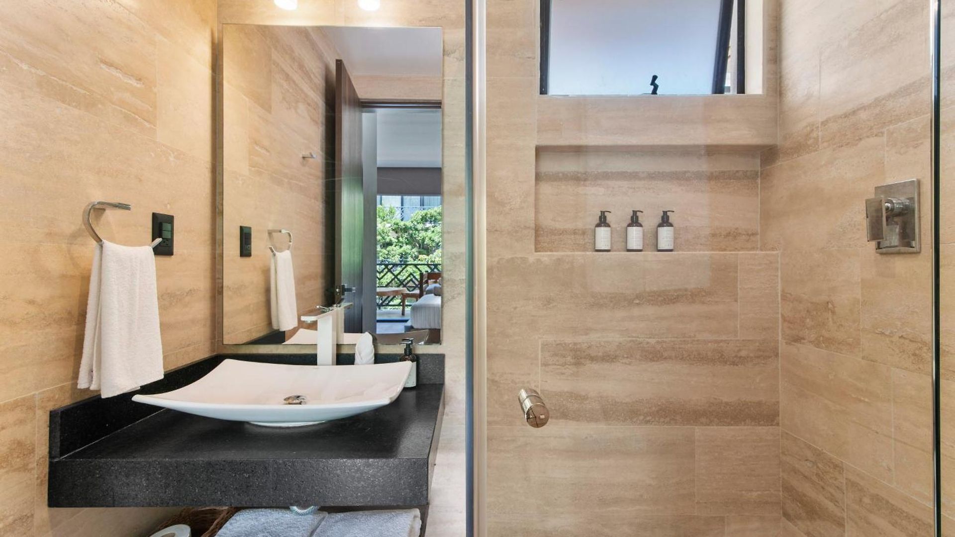Unwind | Private Balcony & Rooftop Pools | Casago Holiday home