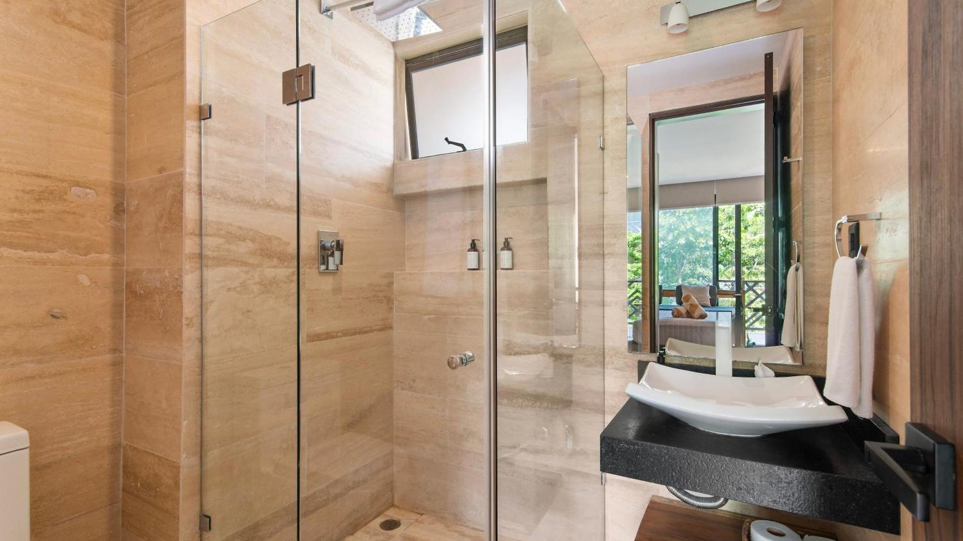 Holiday home Unwind | Private Balcony & Rooftop Pools | Casago *