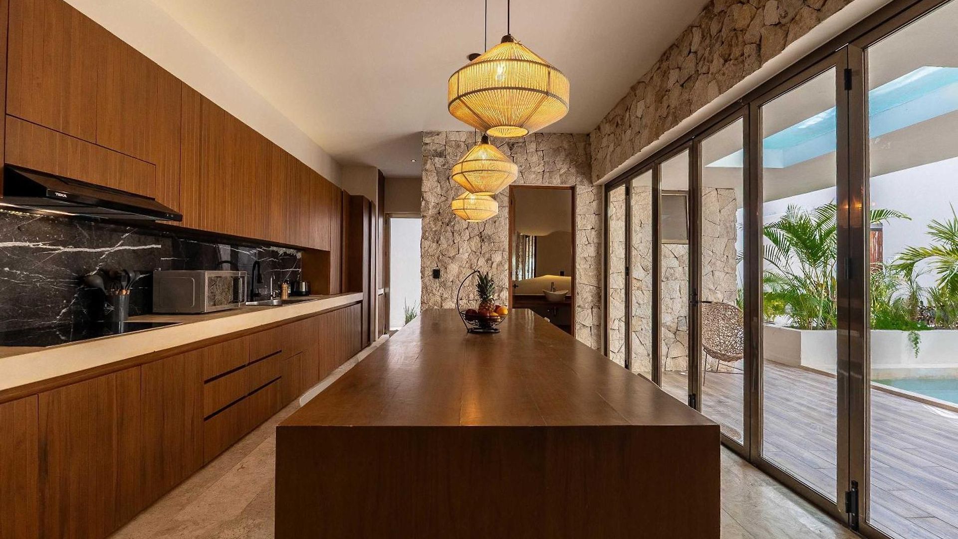 Rare 8br Dual Getaway With 4 Private Pools