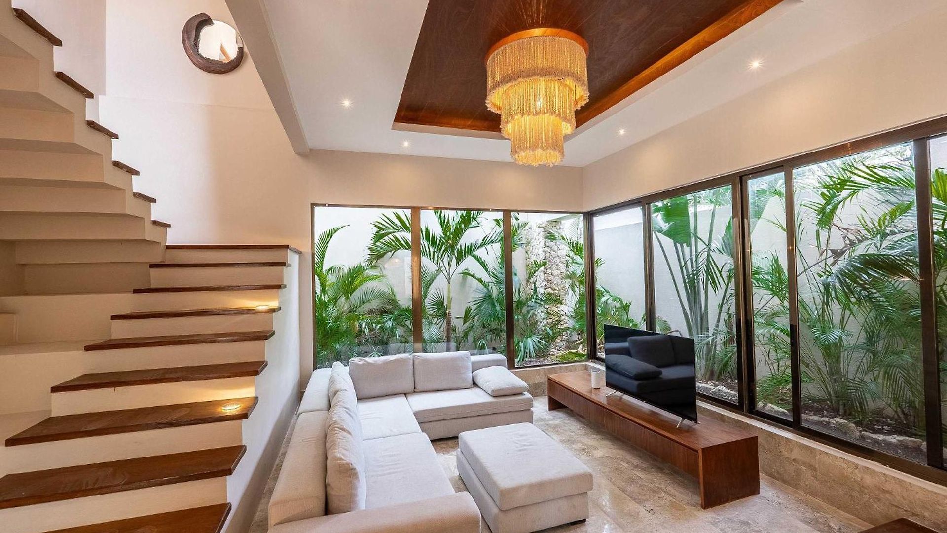 Villa Rare 8br Dual Getaway With 4 Private Pools