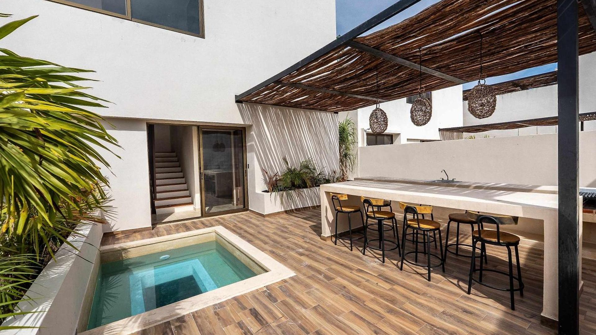 Villa Rare 8br Dual Getaway With 4 Private Pools