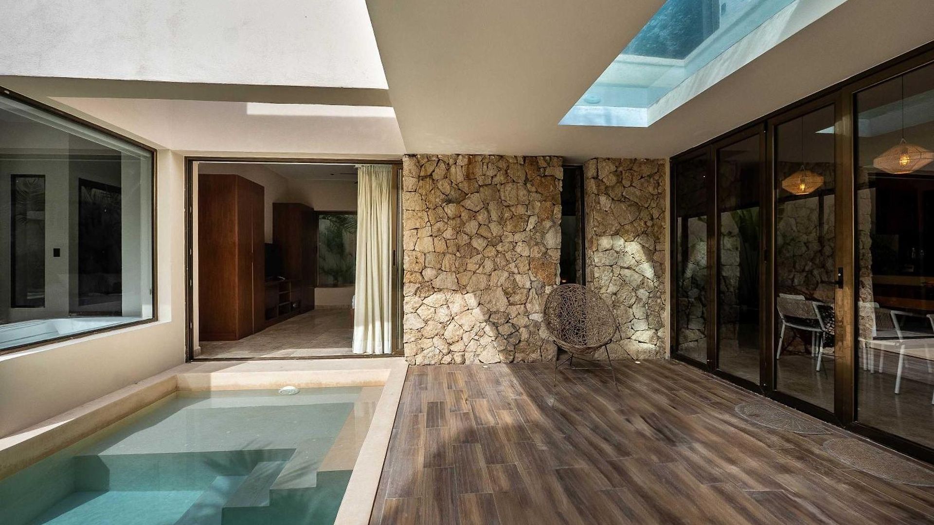 Villa Rare 8br Dual Getaway With 4 Private Pools