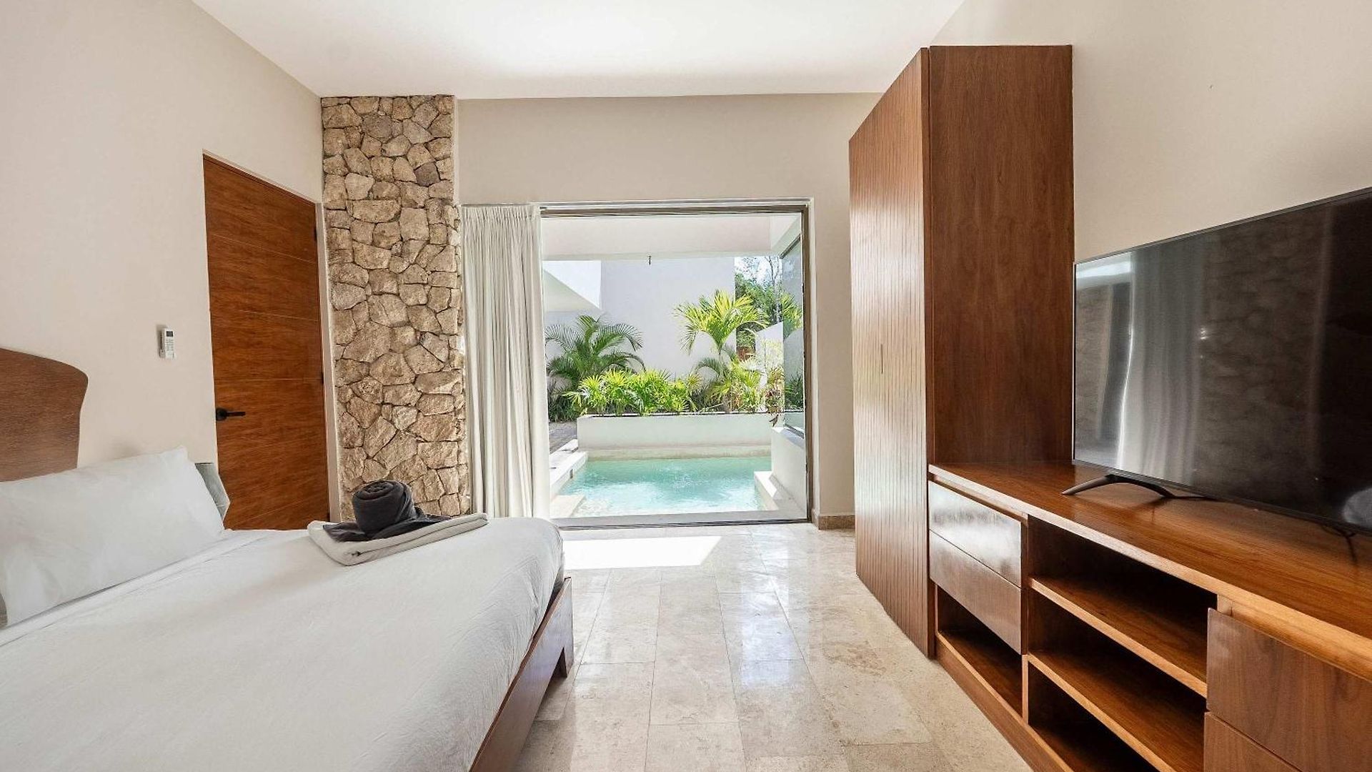 Rare 8br Dual Getaway With 4 Private Pools Tulum