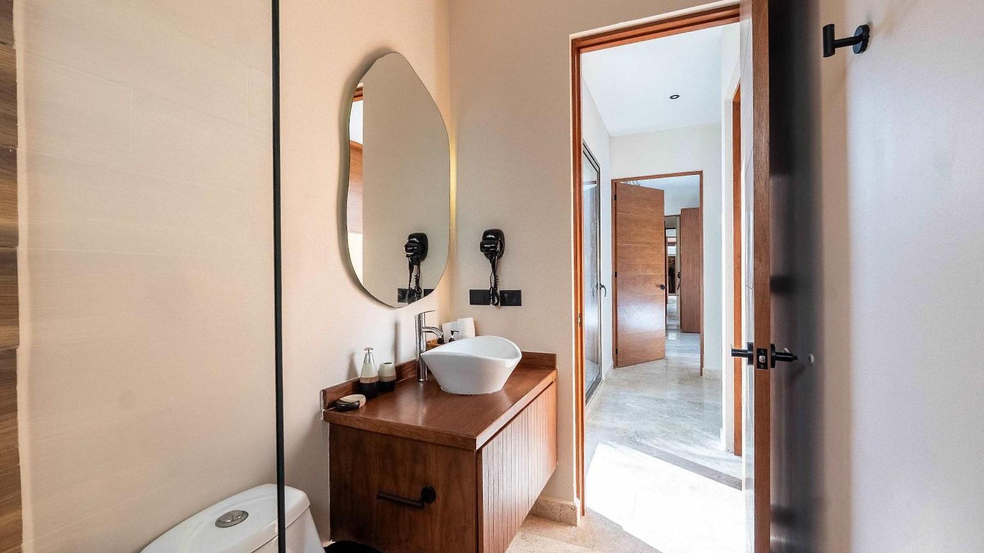 Rare 8br Dual Getaway With 4 Private Pools