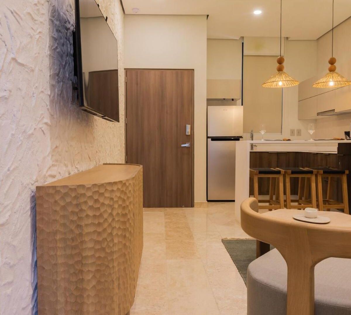 Ultra Luxury Steps From Apartment