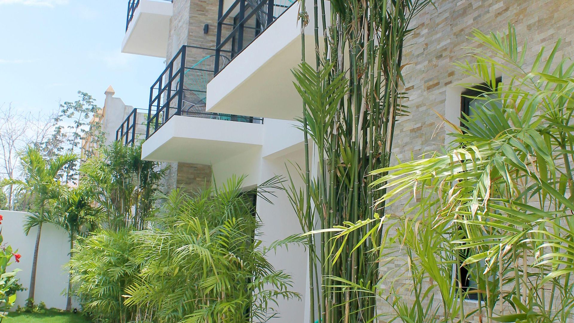 Yaax Kiin Apartahotel