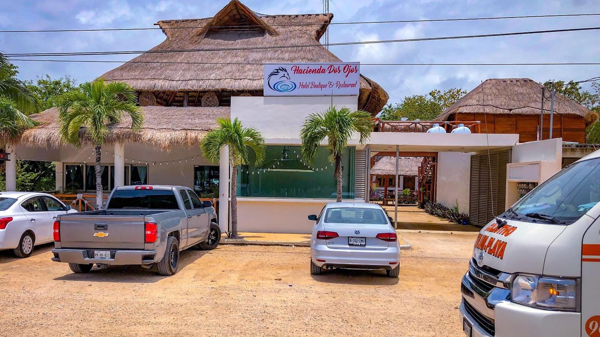 Hacienda Dos Ojos Hotel