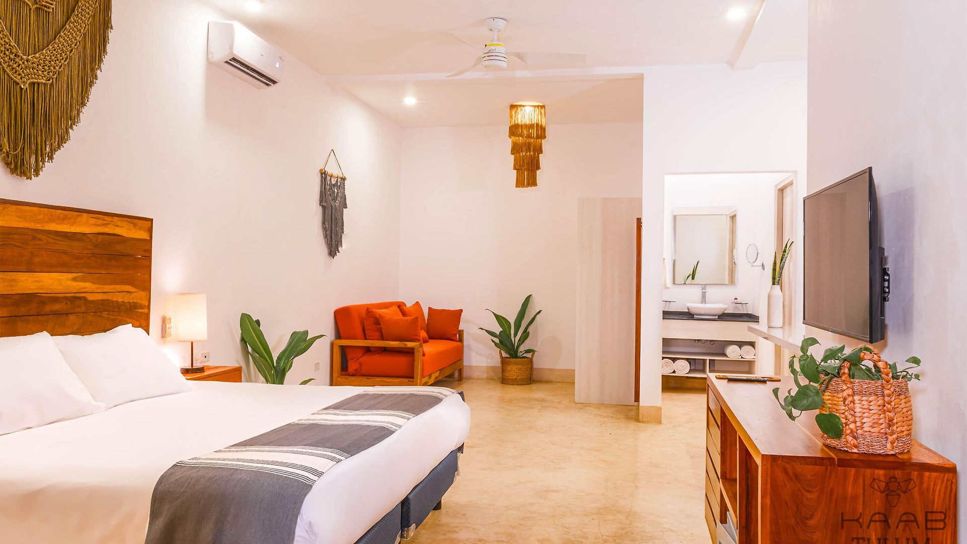 Hotel Collection O Kaab Downtown 4*