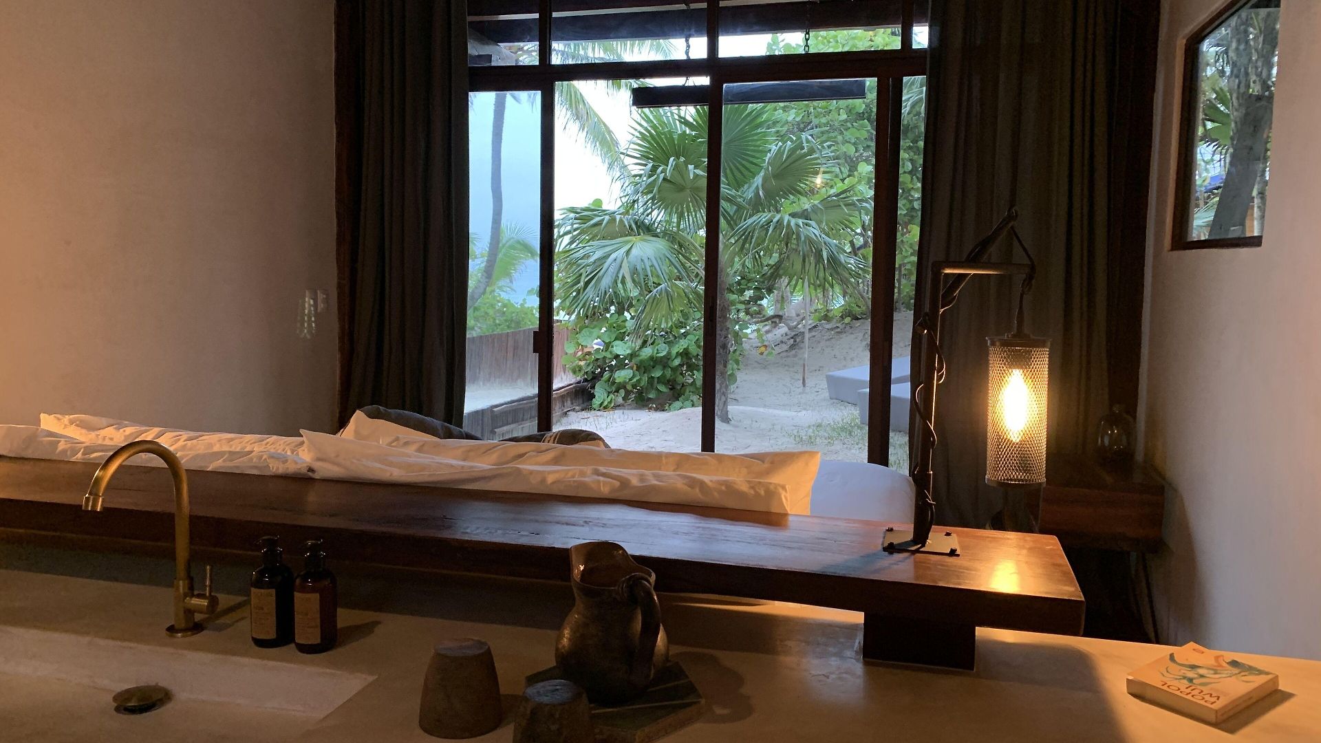 Libelula Beachfront 4*