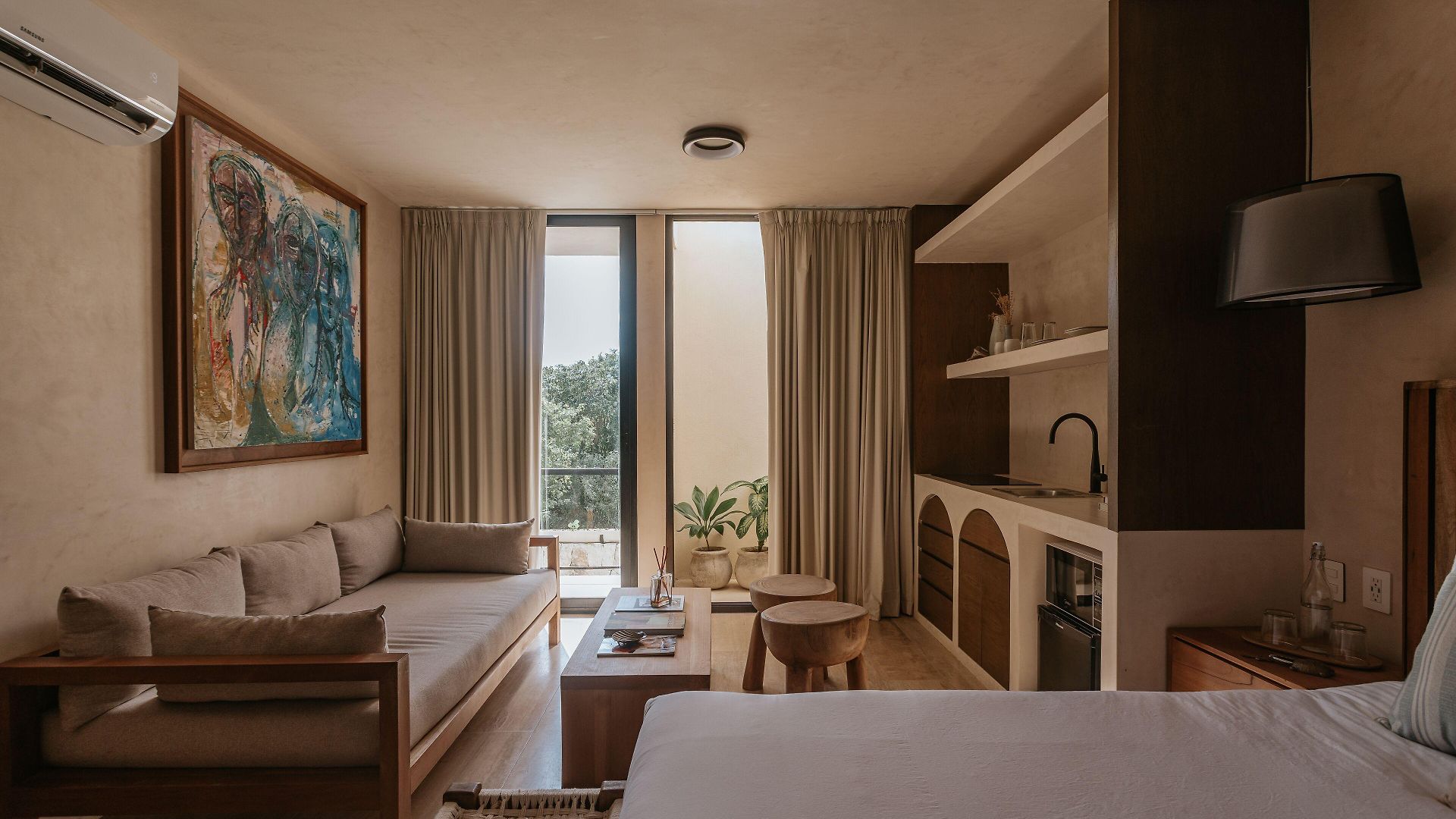 Eterna Hotel 4*