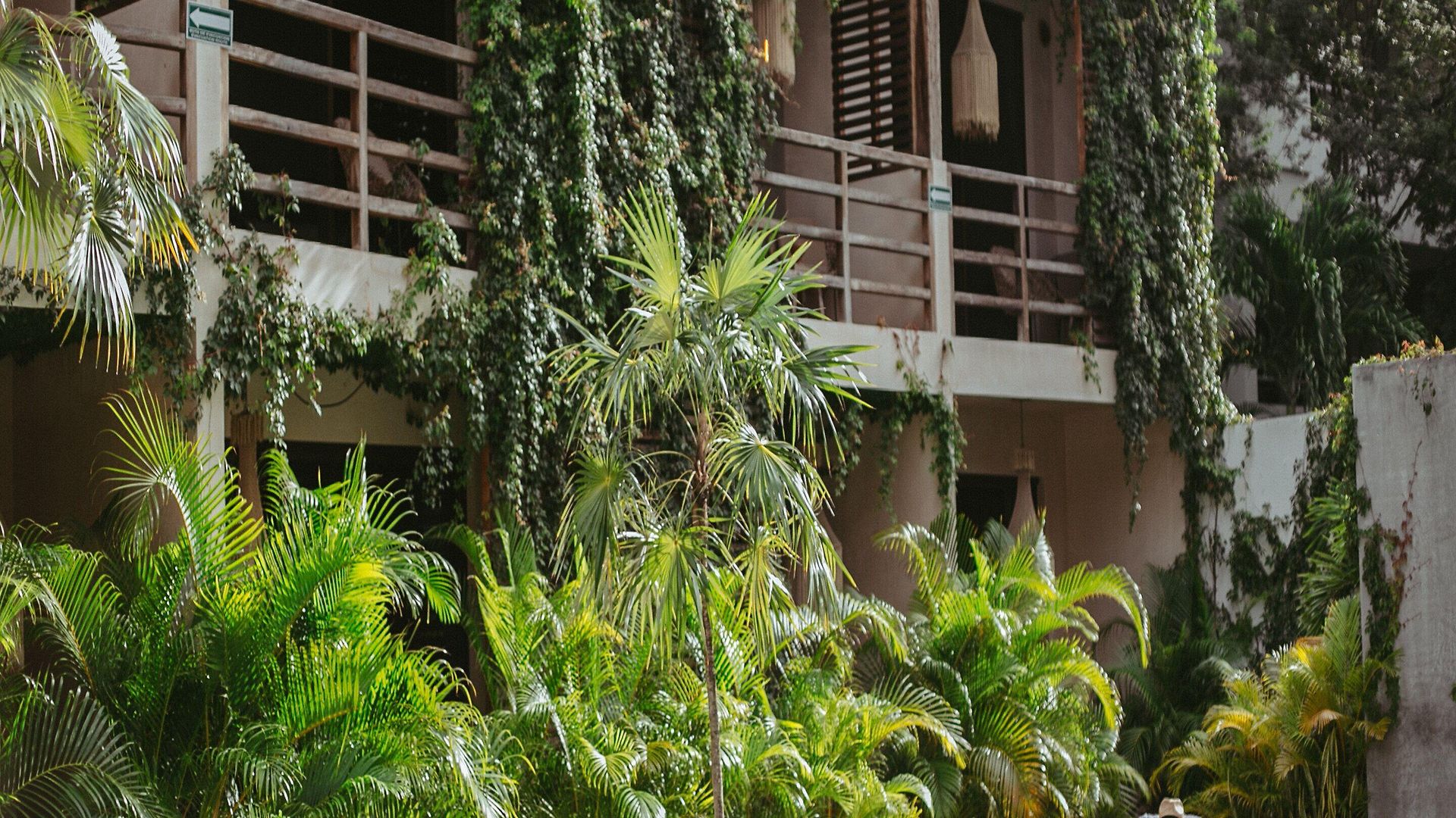Era & Hotel