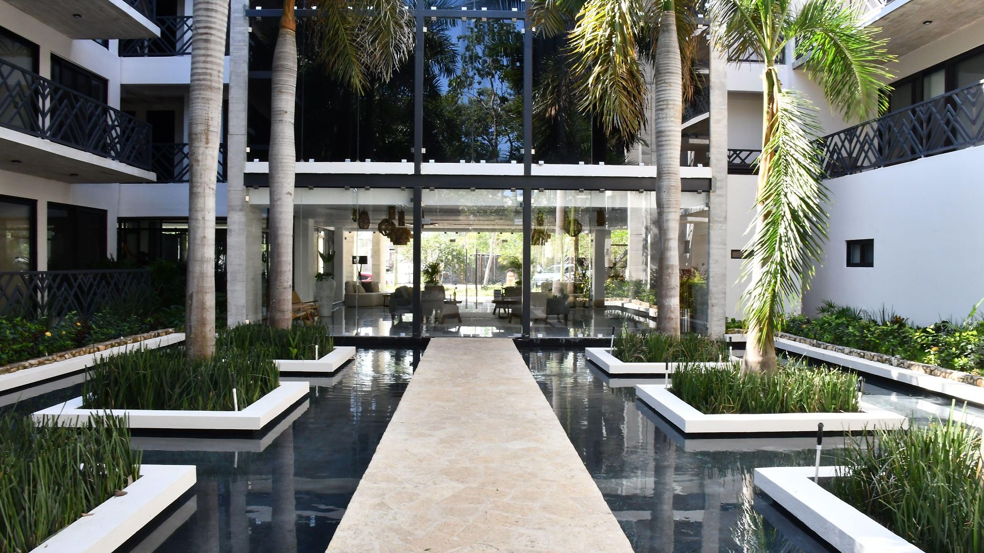 Palais By The Spot Hotel *