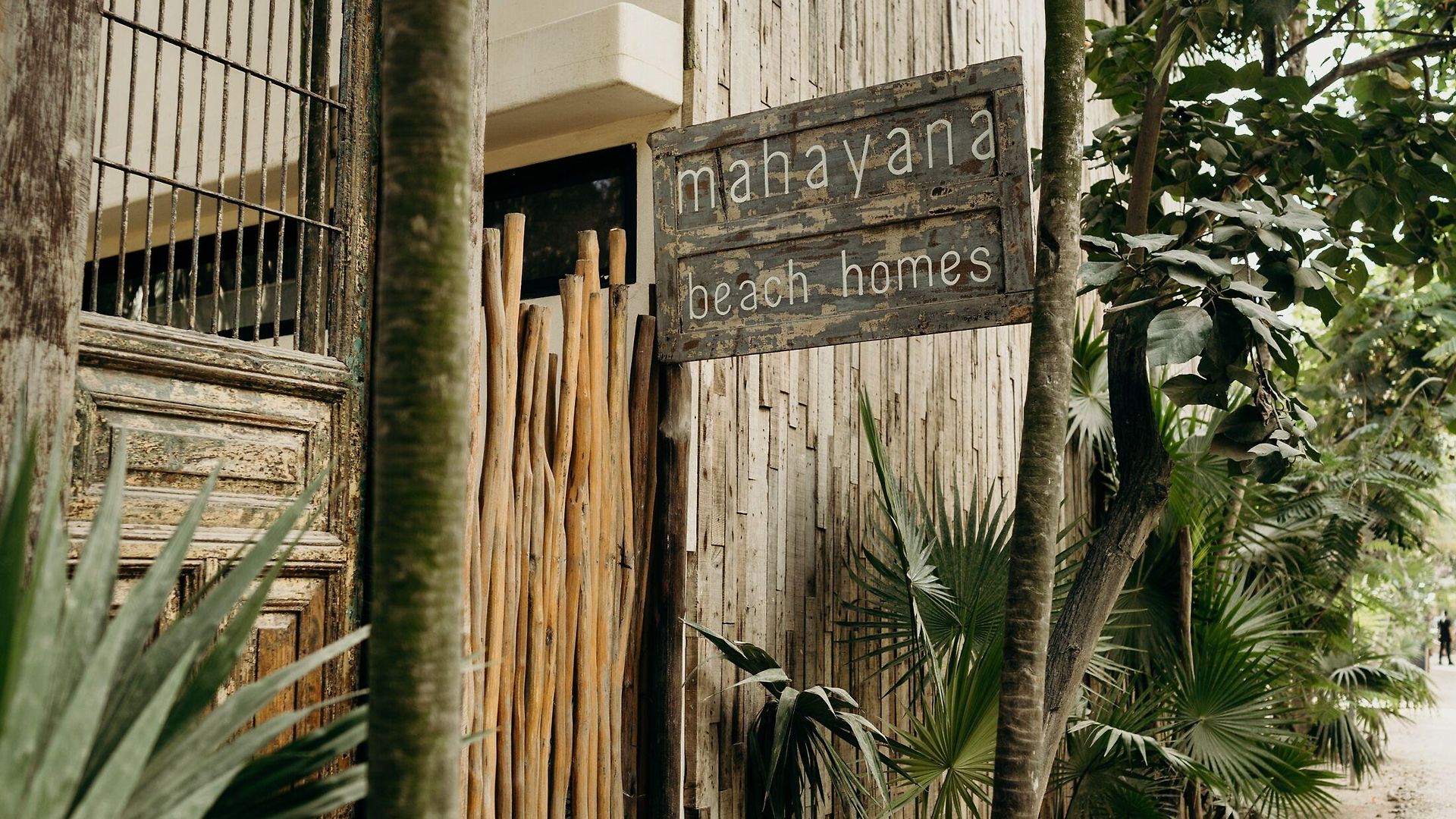 Hotel Mahayana Homes
