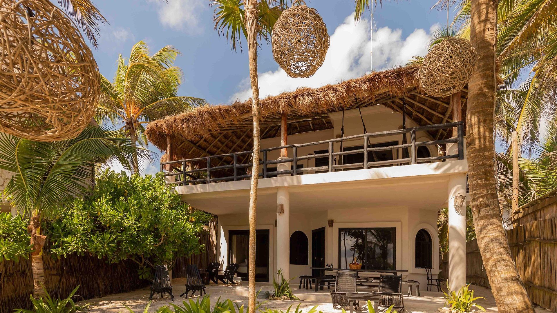 Nest Hotel 4*
