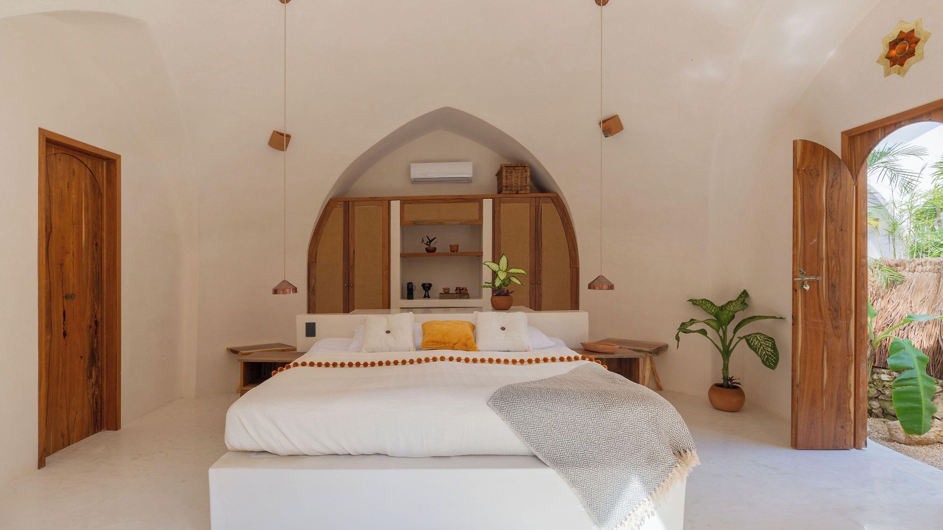 Sanah Hotel 4*