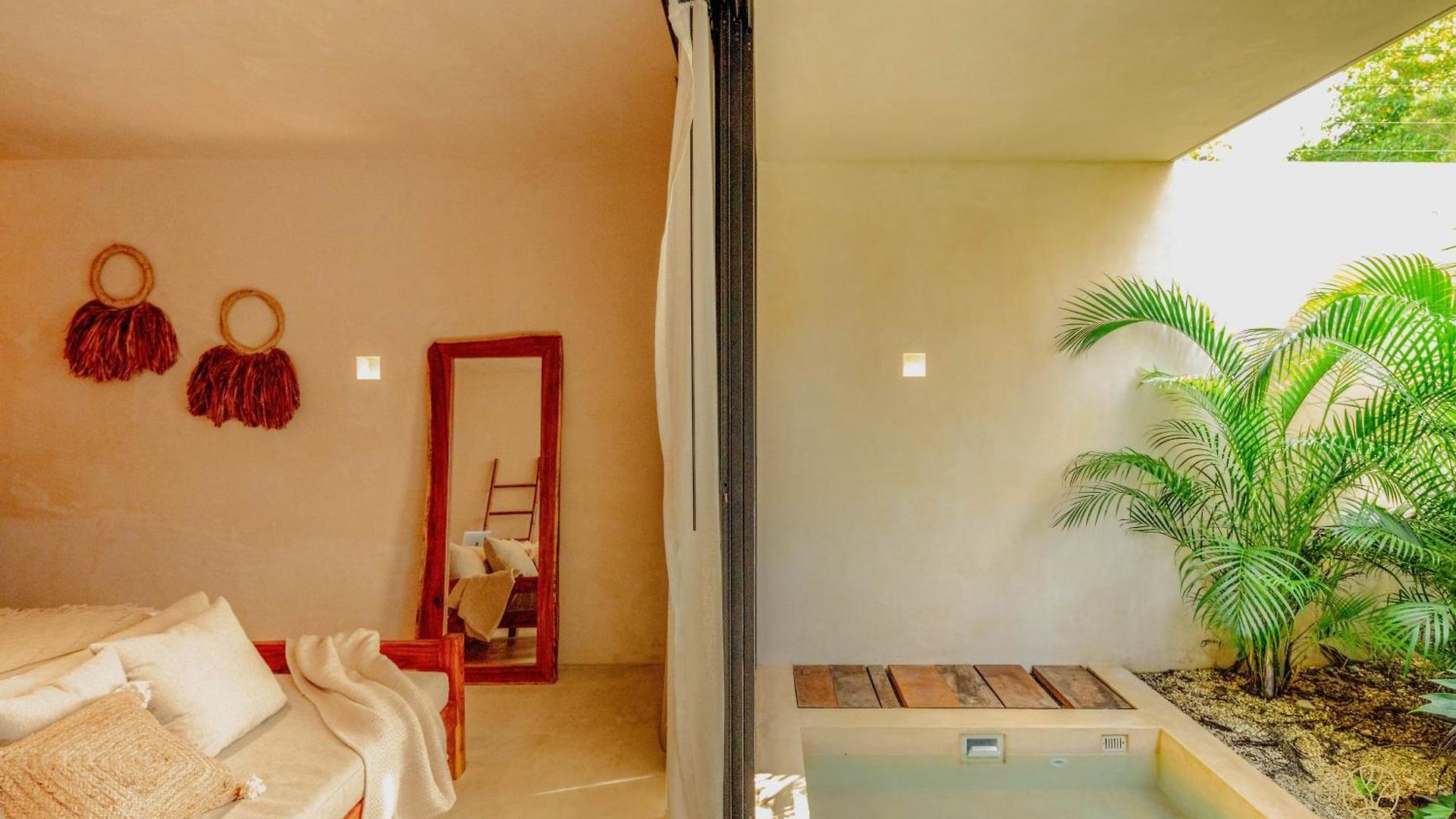 Muunek By Land Boutique Aparthotel 4*