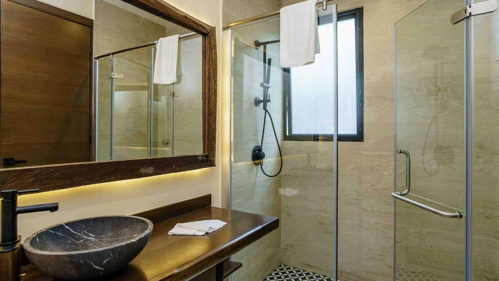 4bdr Luxury 2 Private Pools 10 Min & Zamna *