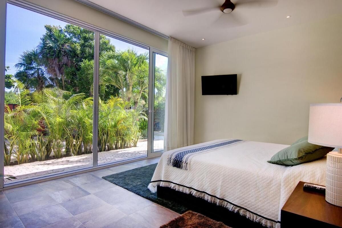 Casa Pelagia Beachfront Luruxy In